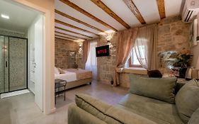 Old Spalatrum Luxury Rooms